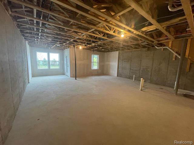 Builiding view sixty five for 4811 Broomfield Way, Lake Orion, MI. 48359