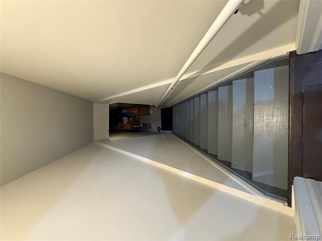 Builiding view sixty one for 4811 Broomfield Way, Lake Orion, MI. 48359