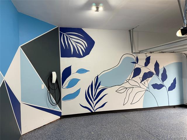 Builiding view sixty seven for 4811 Broomfield Way, Lake Orion, MI. 48359