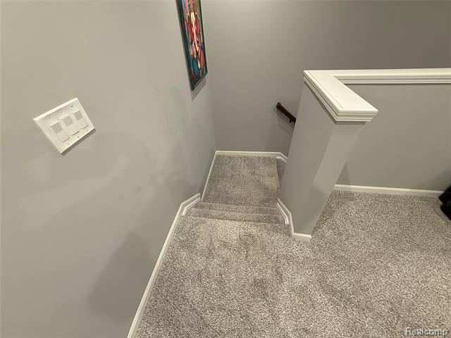 Builiding view sixty for 4811 Broomfield Way, Lake Orion, MI. 48359