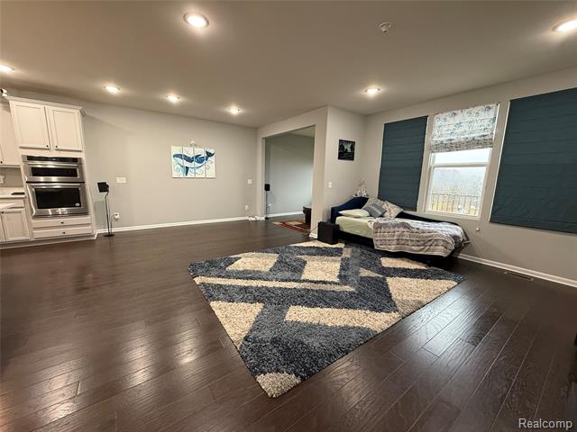 Builiding view thirteen for 4811 Broomfield Way, Lake Orion, MI. 48359