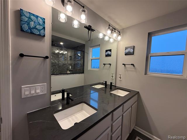 Builiding view thirty seven for 4811 Broomfield Way, Lake Orion, MI. 48359