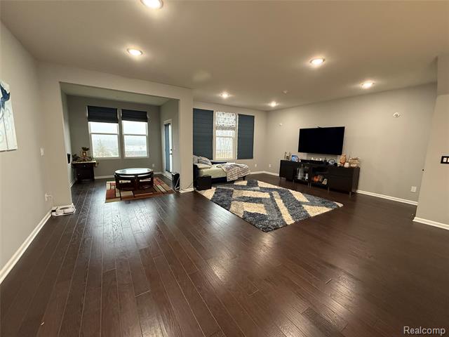 Builiding view twelve for 4811 Broomfield Way, Lake Orion, MI. 48359