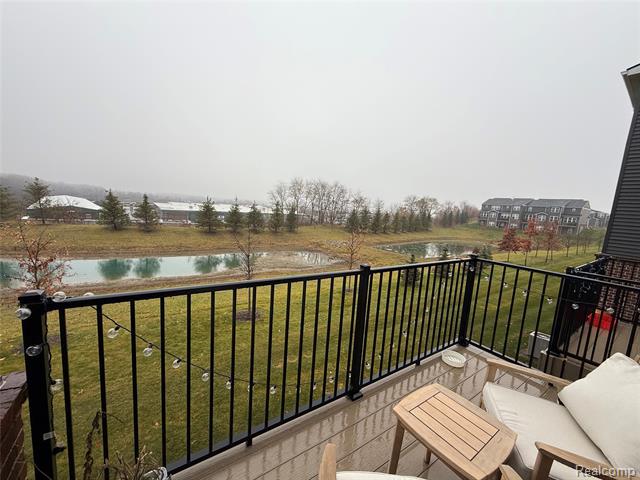 Builiding view twenty four for 4811 Broomfield Way, Lake Orion, MI. 48359