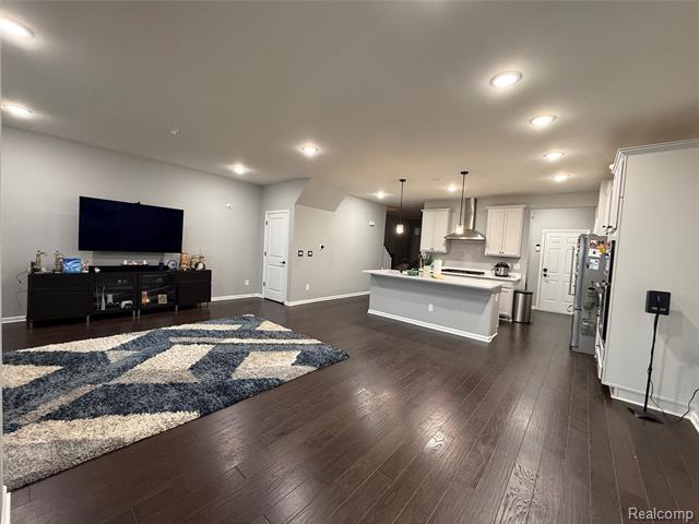 Builiding view twenty for 4811 Broomfield Way, Lake Orion, MI. 48359