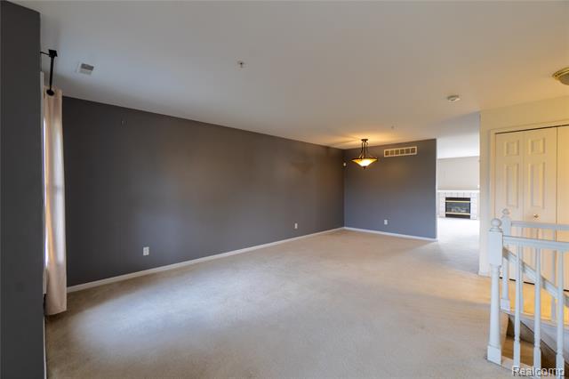 Builiding view four for 3868 Forester, Auburn Hills, MI. 48326