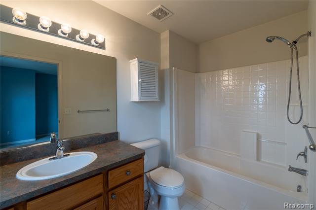 Builiding view nineteen for 3868 Forester, Auburn Hills, MI. 48326