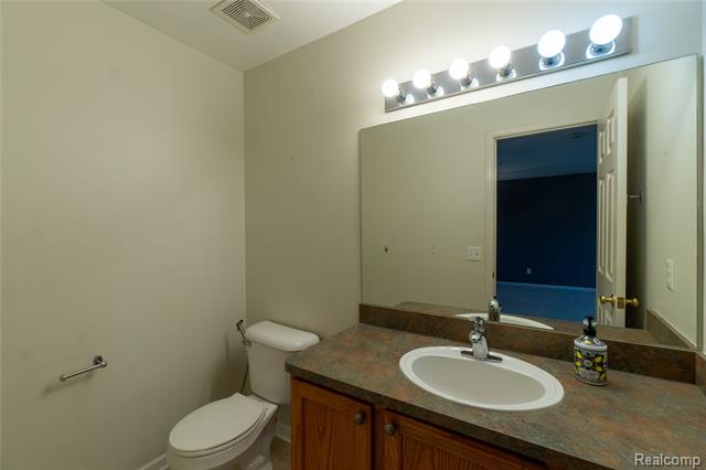 Builiding view seven for 3868 Forester, Auburn Hills, MI. 48326