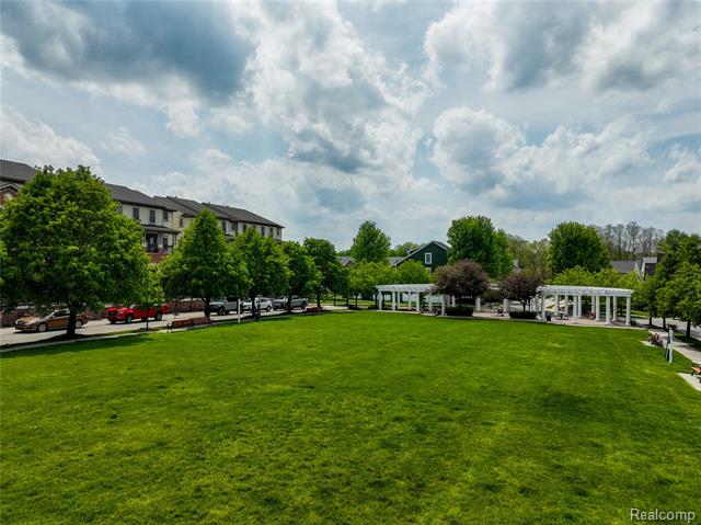 Builiding view thirty one for 3868 Forester, Auburn Hills, MI. 48326