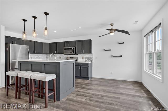 Builiding view nine for 3920 Forester, Auburn Hills, MI. 48326
