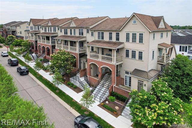 Builiding view one for 3920 Forester, Auburn Hills, MI. 48326