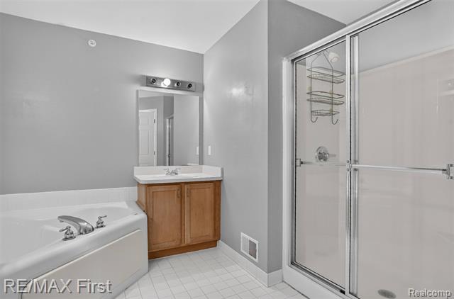 Builiding view seventeen for 3920 Forester, Auburn Hills, MI. 48326