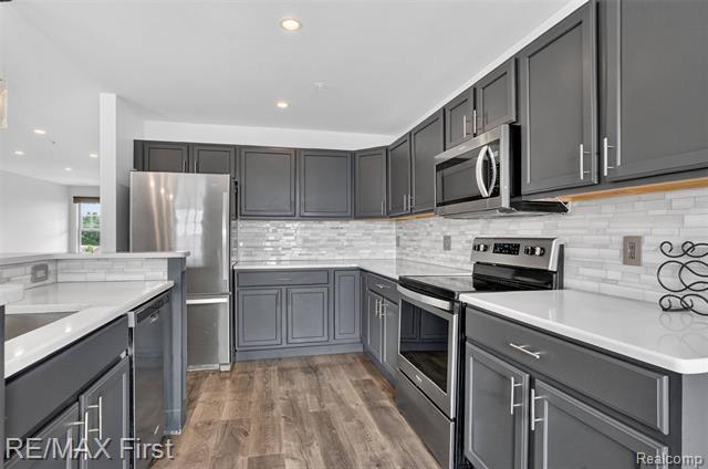 Builiding view ten for 3920 Forester, Auburn Hills, MI. 48326