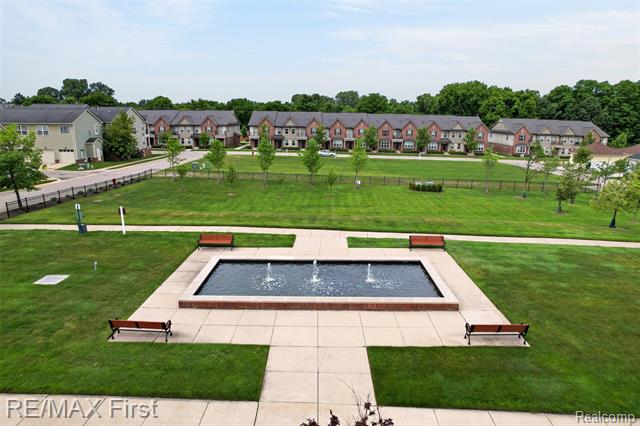 Builiding view thirty for 3920 Forester, Auburn Hills, MI. 48326