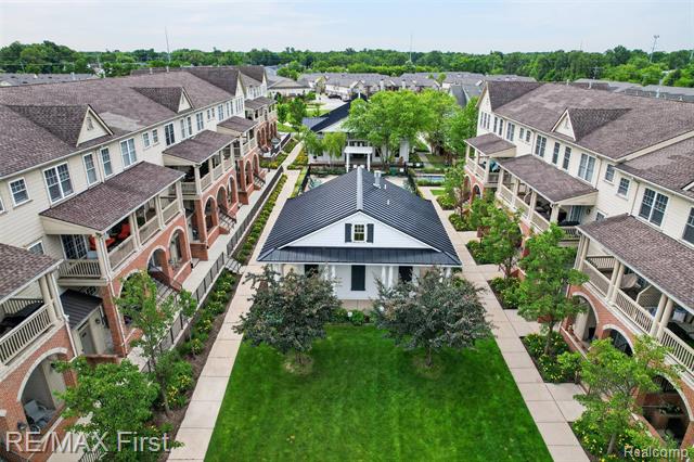 Builiding view twenty five for 3920 Forester, Auburn Hills, MI. 48326
