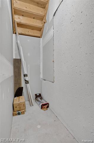Builiding view twenty one for 3920 Forester, Auburn Hills, MI. 48326