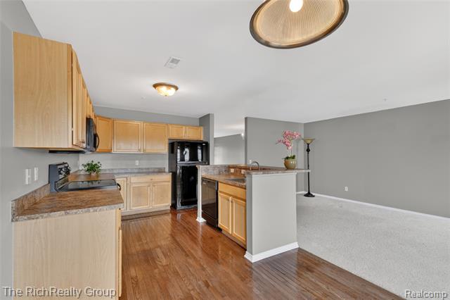 Builiding view eight for 3922 Forester, Auburn Hills, MI. 48326