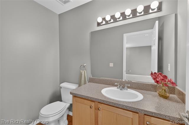 Builiding view eighteen for 3922 Forester, Auburn Hills, MI. 48326