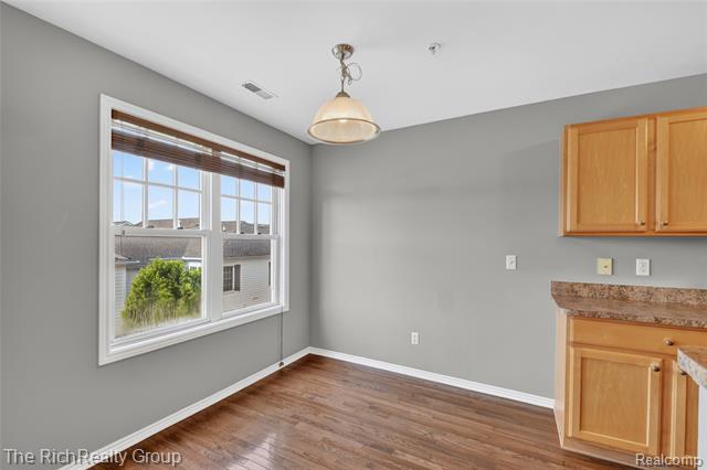 Builiding view ten for 3922 Forester, Auburn Hills, MI. 48326