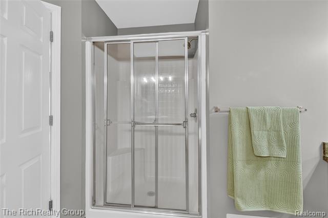 Builiding view twenty seven for 3922 Forester, Auburn Hills, MI. 48326