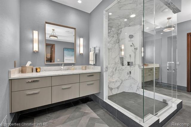 Builiding view fifty one for 22635 Evergreen, Novi, MI. 48374