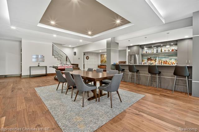 Builiding view fifty seven for 22635 Evergreen, Novi, MI. 48374