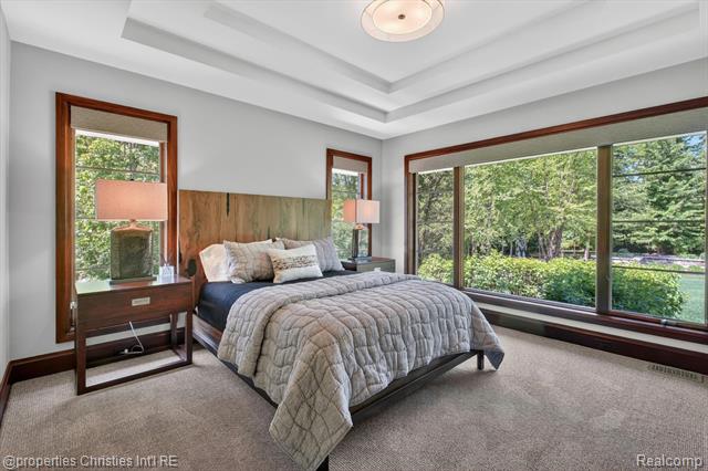 Builiding view forty for 22635 Evergreen, Novi, MI. 48374