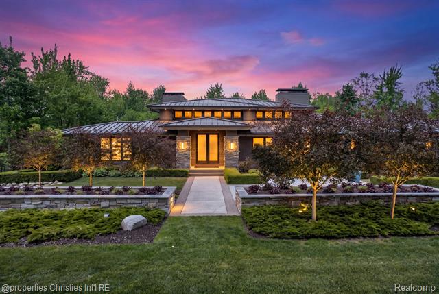Builiding view ninety four for 22635 Evergreen, Novi, MI. 48374