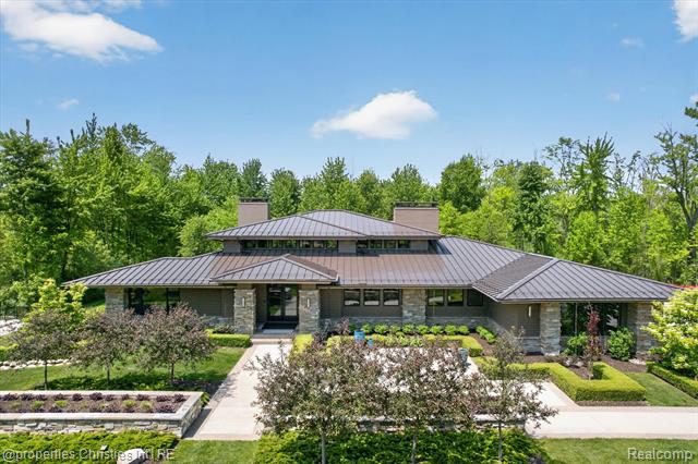 Builiding view one for 22635 Evergreen, Novi, MI. 48374