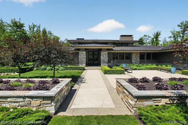 Builiding view seven for 22635 Evergreen, Novi, MI. 48374
