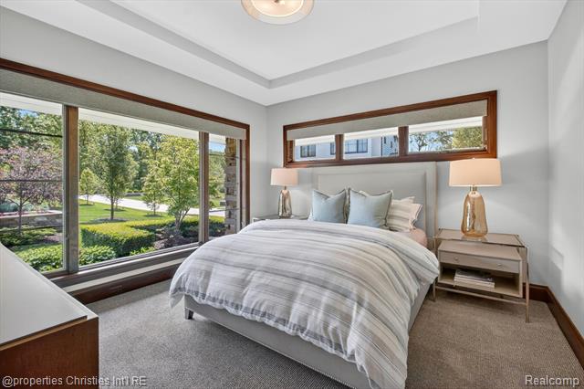 Builiding view thirty four for 22635 Evergreen, Novi, MI. 48374