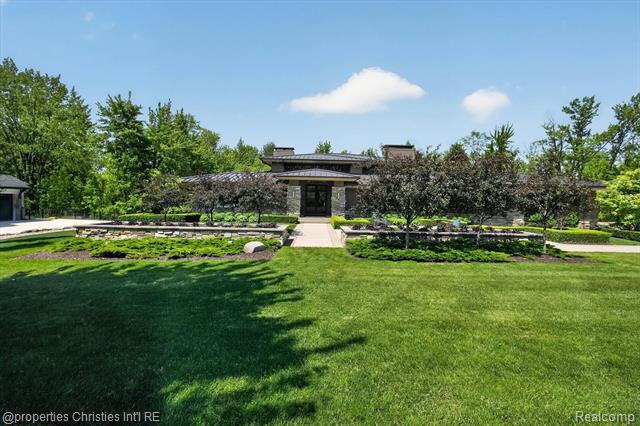 Builiding view three for 22635 Evergreen, Novi, MI. 48374