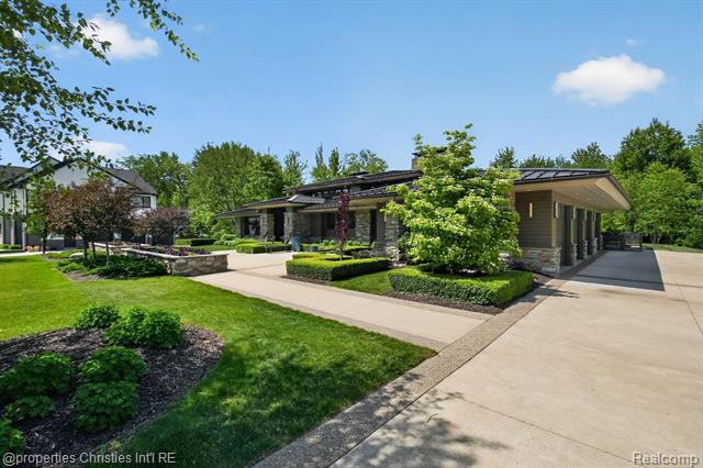 Builiding view two for 22635 Evergreen, Novi, MI. 48374