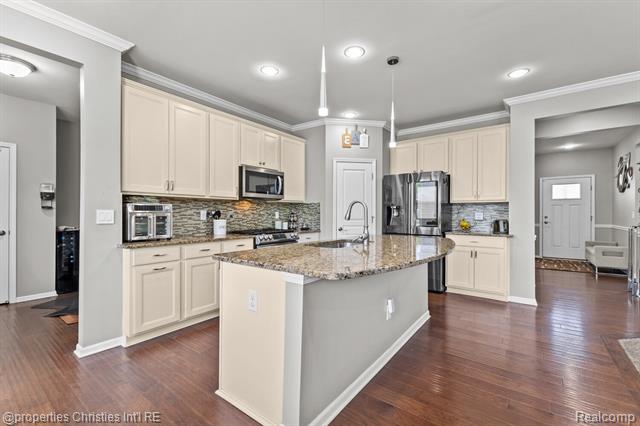 Builiding view eight for 25885 Tennyson, Novi, MI. 48374