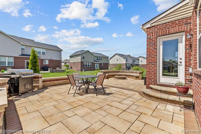 Builiding view forty four for 25885 Tennyson, Novi, MI. 48374