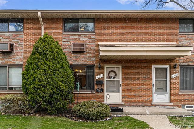 front view for 29078 Tessmer Ct, Madison Heights, Mi. 48071