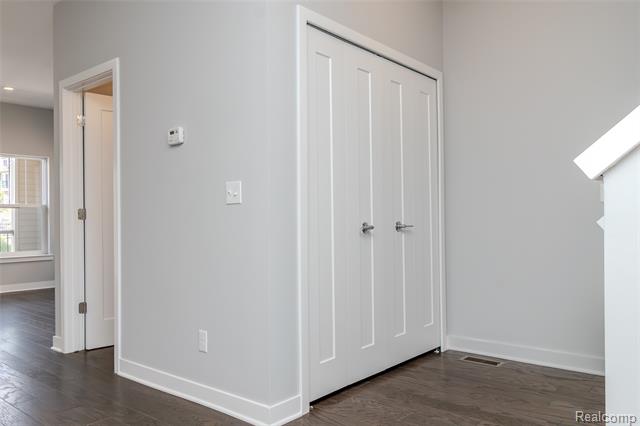 Builiding view twenty four for 25558 Grandview, Novi, MI. 48375