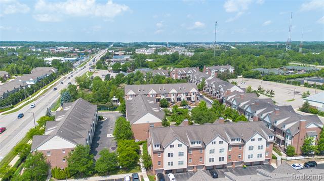 Builiding view seventeen for 25534 Grandview, Novi, MI. 48375