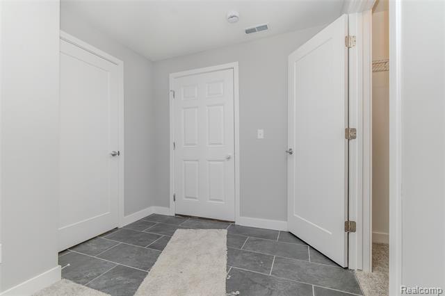 Builiding view thirty one for 25534 Grandview, Novi, MI. 48375