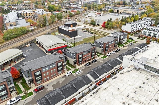 Builiding view twenty eight for 1220 Diamond Apt A, Royal Oak, MI. 48067