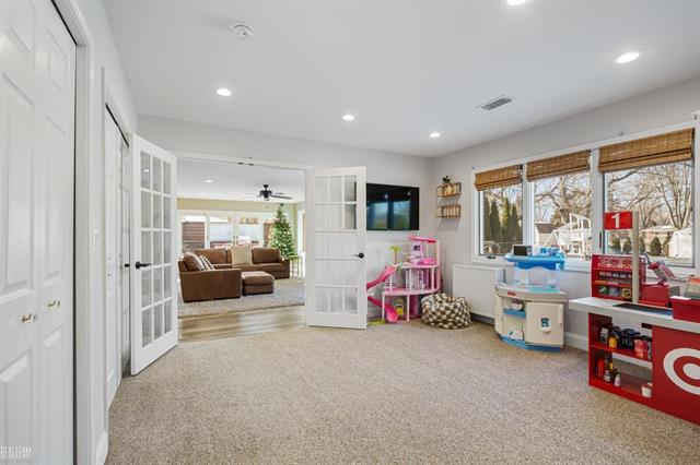 Builiding view seventeen for 38867 Winkler, Harrison Township, MI. 48045