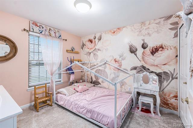 Builiding view eighteen for 38846 Hampton, Harrison Township, MI. 48045