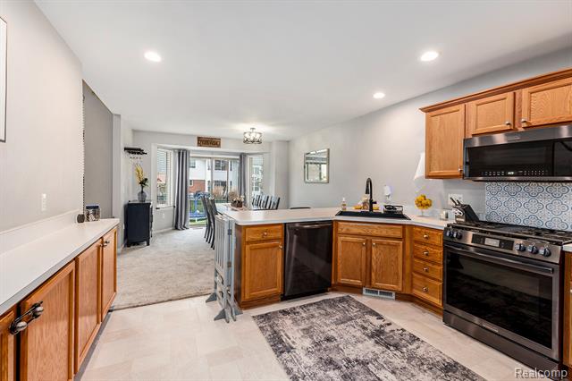 Builiding view eleven for 38846 Hampton, Harrison Township, MI. 48045