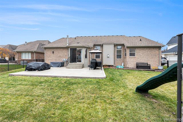 Builiding view four for 38846 Hampton, Harrison Township, MI. 48045