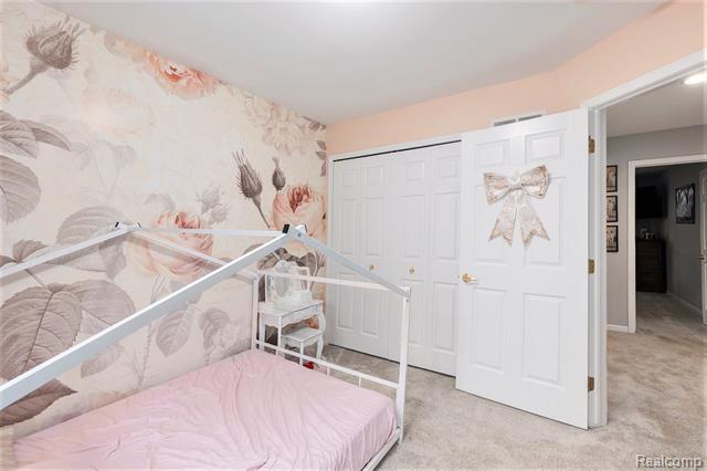 Builiding view nineteen for 38846 Hampton, Harrison Township, MI. 48045