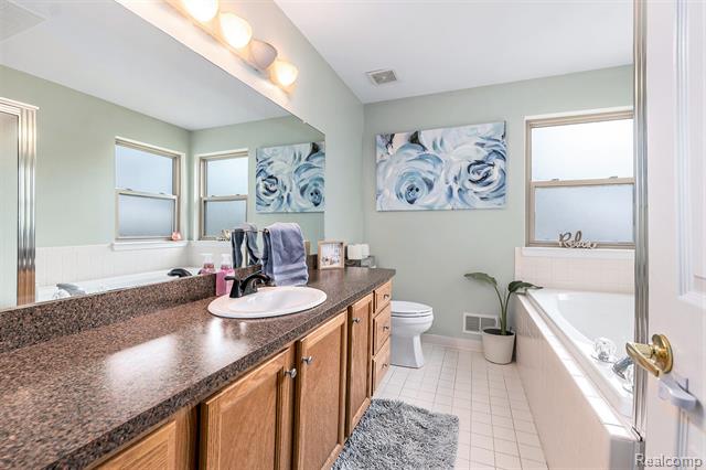 Builiding view sixteen for 38846 Hampton, Harrison Township, MI. 48045