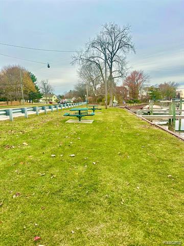 Builiding view thirty for 38846 Hampton, Harrison Township, MI. 48045