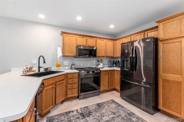 Builiding view twelve for 38846 Hampton, Harrison Township, MI. 48045