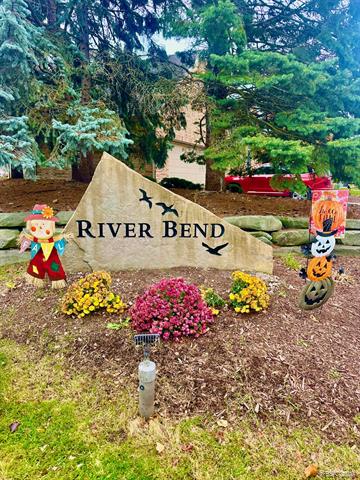 Builiding view twenty eight for 38846 Hampton, Harrison Township, MI. 48045