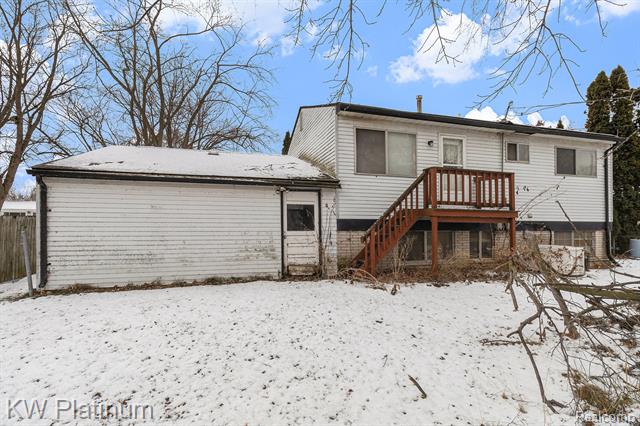 Builiding view twenty one for 39721 Camp, Harrison Township, MI. 48045